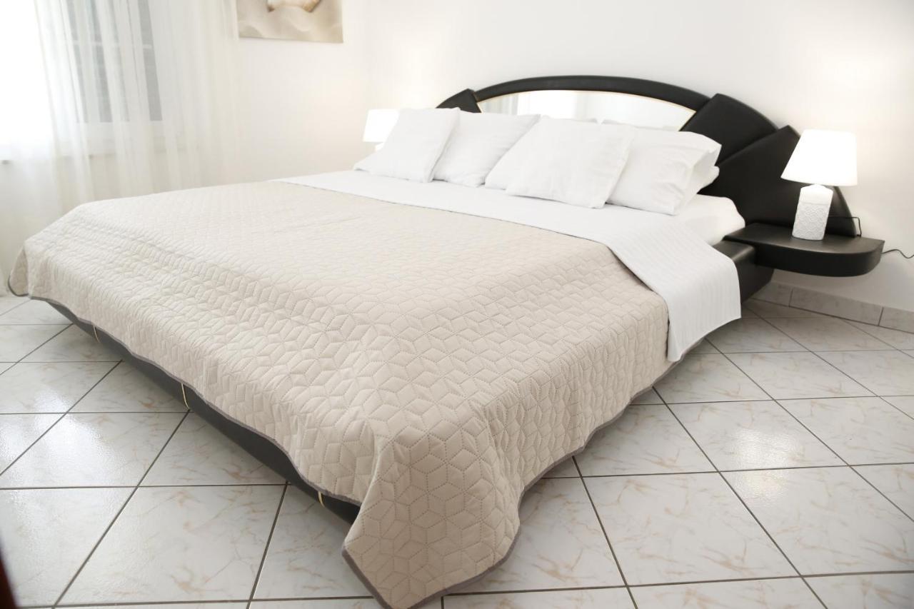 Apartments Lepur Vodice Exterior foto